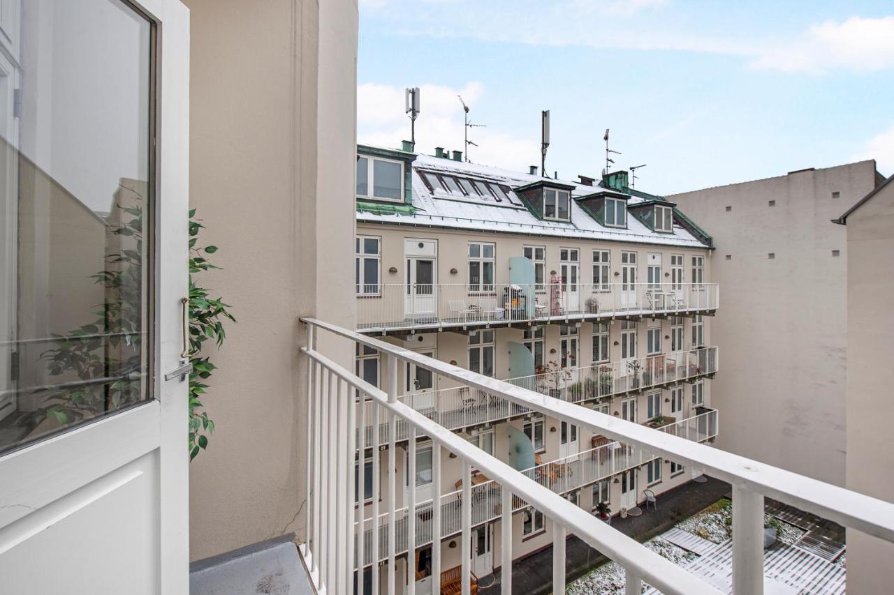 Sanders Monarch - Charming One-Bedroom Apartment With Two Balconies Koppenhága Kültér fotó